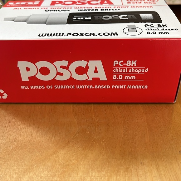 New in Box POSCA Markers Florescent Red - Picture 2 of 5